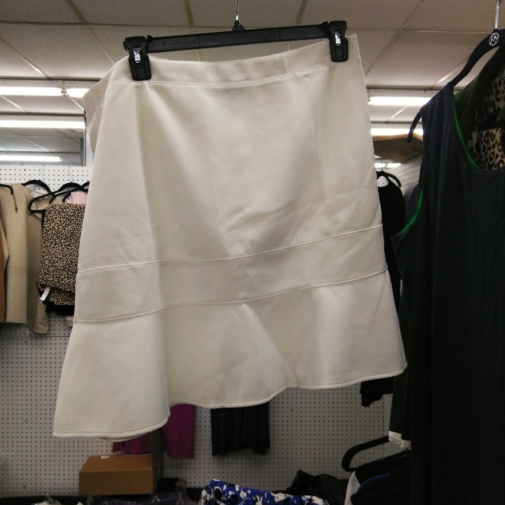 Whitney Port above knee ivory skirt